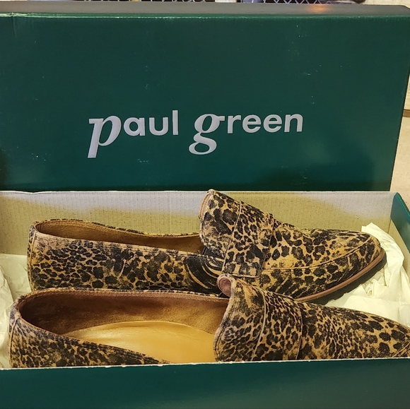 New in box Paul Green Dara flat safari loafers size 8.5 retail $220 - Picture 1 of 9